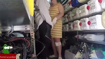 Hidden Camera Captures Workplace Encounter With Amateur, Fat, And Curvy Performers