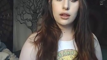 Haylihaze'S Solo Performance With Sex Toys On Web Cam