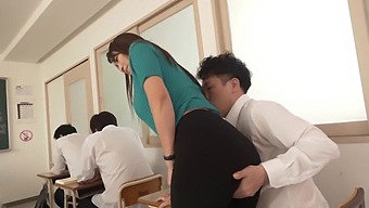 Reiko Kobayakawa, A Married Teacher, Experiences Intense Pleasure Ten Times During A Silent Classroom Session