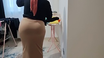 I'M Obsessed With My Stepmother'S Voluptuous Butt And Crave To Have Sex With It