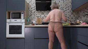 Curvy Wife In Nylon Pantyhose Makes A Choice For Breakfast