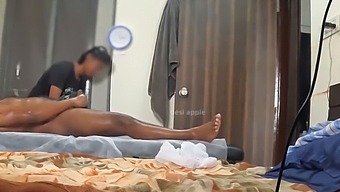 Massaging Out The Kinks: A Sensual Spa Experience