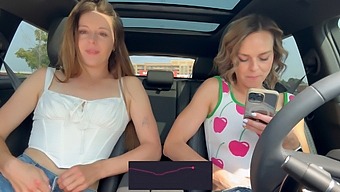 La Auto-Placer Al Aire Libre De Nadia Foxx Y Serenity Cox Con Vibradores Lush Termina En Un Clímax De Primera.
